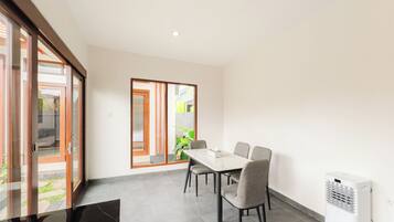 Villa, 2 Bedrooms, Private Pool | Dining