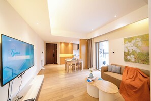 Living area - Tyms Gubei 3BR Family Apt at Mingdu City (Shanghai)