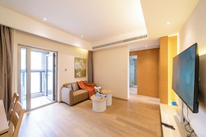 Living area - Tyms Gubei 3BR Family Apt at Mingdu City (Shanghai)