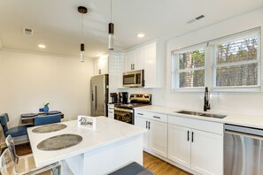 Refrigerador, microondas, parrilla de estufa y lavavajillas 