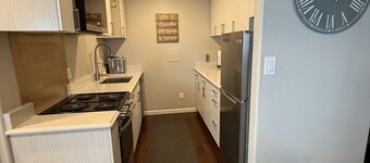 The Suburban Sanctuary: Spacious Garden Level Suite with Private Entry