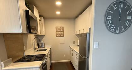 The Suburban Sanctuary: Spacious Garden Level Suite with Private Entry