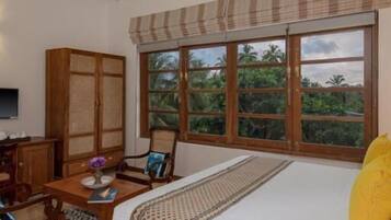 In-room safe, soundproofing, free WiFi