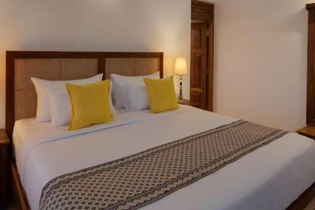 Deluxe Double or Twin Room, Balcony, City View | In-room safe, soundproofing, free WiFi