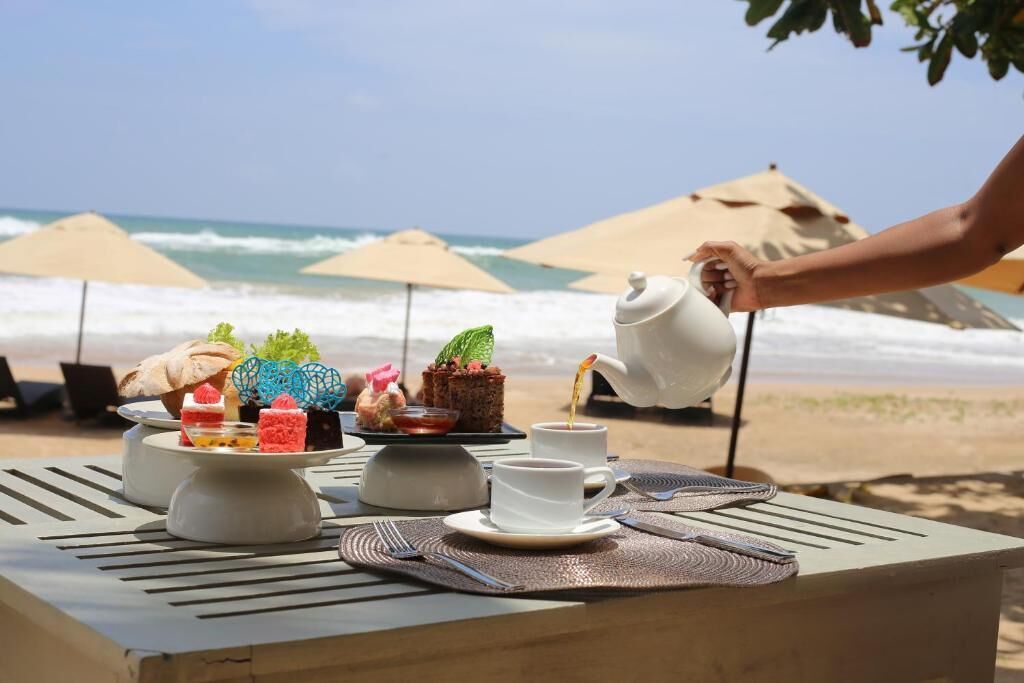 تناول الطعام بالخارج