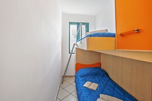 Perhehuoneisto, useita makuuhuoneita (SeaEscape San Foca near the beach) | 2 makuuhuonetta, ilmainen Wi-Fi, vuodevaatteet