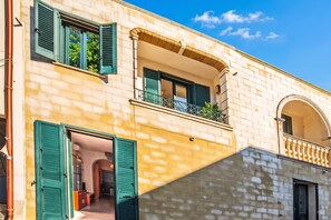 Appartement Familial, 2 chambres, balcon (SeaEscape San Foca - Duplex with) | Extérieur