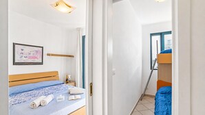 Familie appartement, 2 slaapkamers, balkon (SeaEscape San Foca - Duplex with)