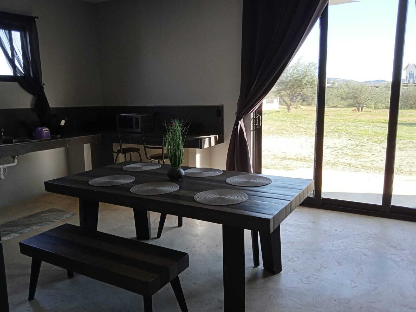 Comfort Studio Suite, Balcony, Garden View | Dining