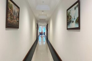 Hallway - Madina inn Hotel & Hostel Yogyakarta (Yogyakarta)