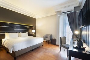 Iron/ironing board, free WiFi - Madina inn Hotel & Hostel Yogyakarta (Yogyakarta)