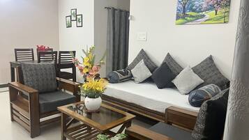 Apartament familiar, 2 dormitoris, no fumadors, balcó | Interior