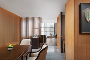 Executive Suite, City View | Interior