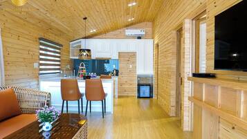 Bungalow familiare, vista lago | Interni