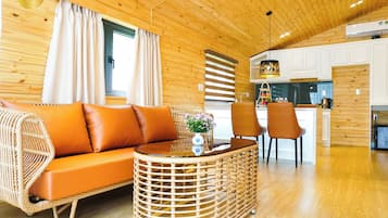 Family Bungalow, Lake View | Interior