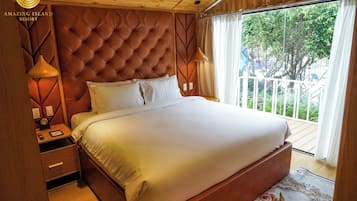 Family Bungalow, 2 Bedrooms, Lake View | In-room safe, desk, iron/ironing board, free WiFi