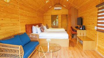 Deluxe Bungalow, Garden View | In-room safe, desk, iron/ironing board, free WiFi