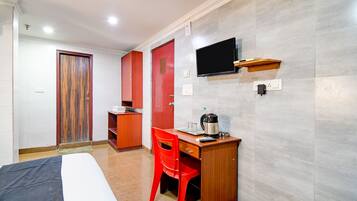 Quarto casal clássico, vista para a cidade | Wi-Fi de cortesia