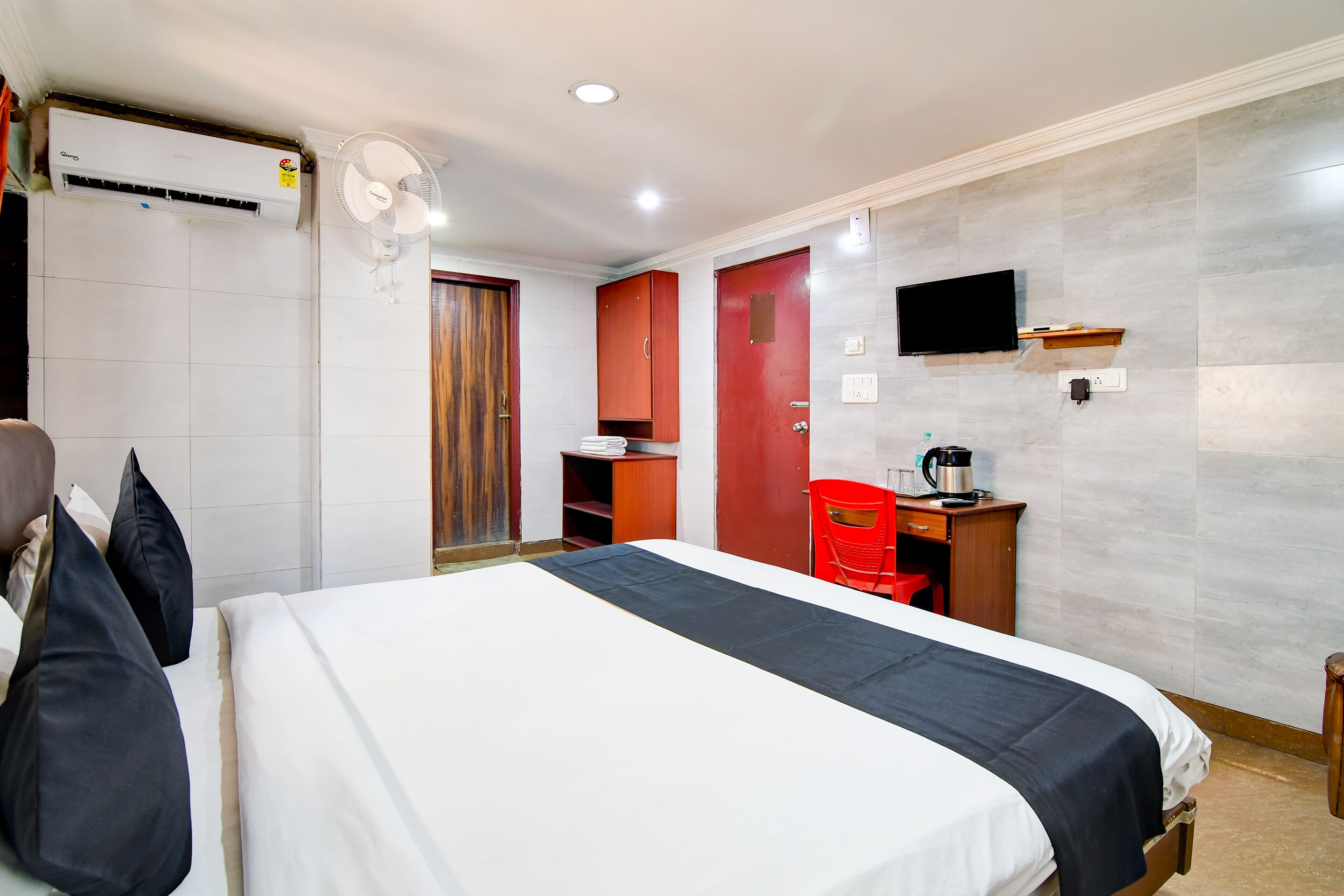 Quarto casal clássico, vista para a cidade | Wi-Fi de cortesia