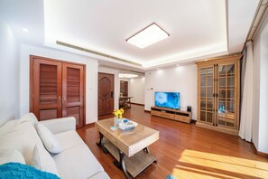 Living area - Tyms Gubei Apt 2BR Residence near Gubei (Changning District, Shanghai, China)