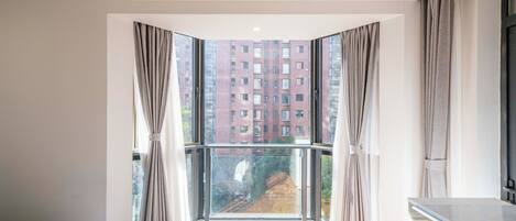 Superior-Vierbettzimmer, Mehrere Betten, Balkon, Stadtblick