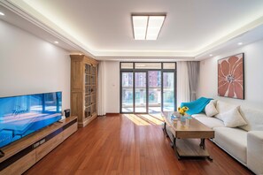 Living area - Tyms Gubei Apt 2BR Residence near Gubei (Shanghai)