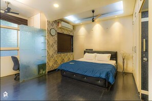 Desk, free WiFi - Cherrys By Soumils Stays (Alibag)