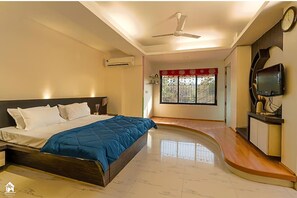 Meja kerja dan Wi-Fi gratis