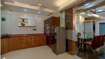 Deluxe Villa | Private kitchen | Fridge, microwave