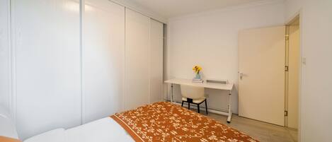 Leilighet – superior, 2 soverom, byutsikt | Wi-fi (inkludert)