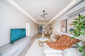 Living area - Tyms Jinhongqiao High-End 3BR 2BA (Shanghai)