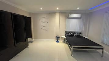 Internet, bed sheets