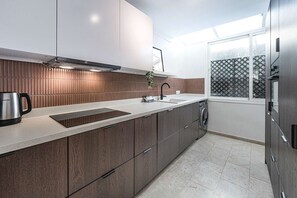 Refrigerador, microondas, horno y lavavajillas 