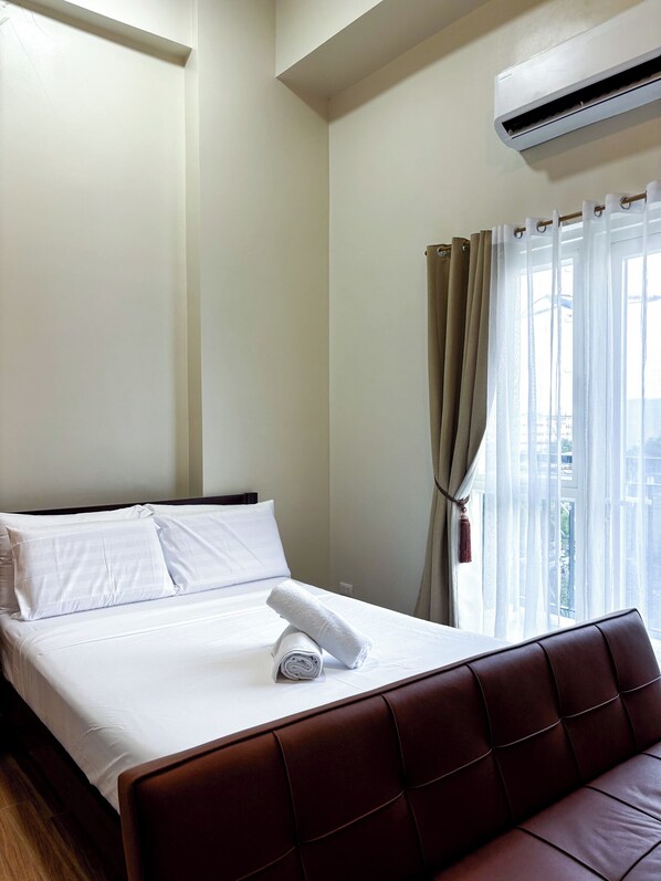 Room - Room-peaceful Escape Modern Studio Stay (Iloilo)