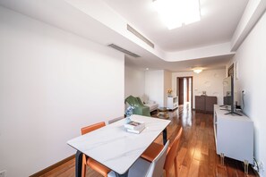 Interior - Tyms Gubei Apt 2BR near Metro Plaza (Shanghai)
