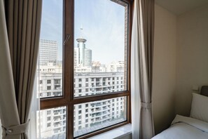 Appartement Supérieur, 2 chambres, balcon, vue ville | Bureau, espace de travail pour ordinateur portable, Wi-Fi gratuit