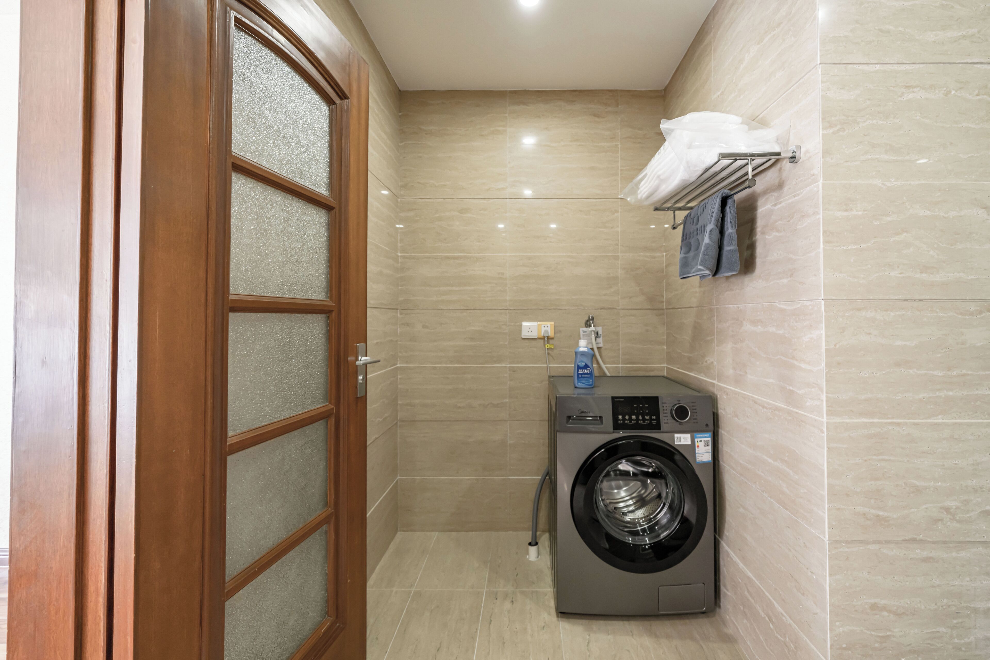 Departamento superior, 2 habitaciones, balcón, vista a la ciudad | Interior