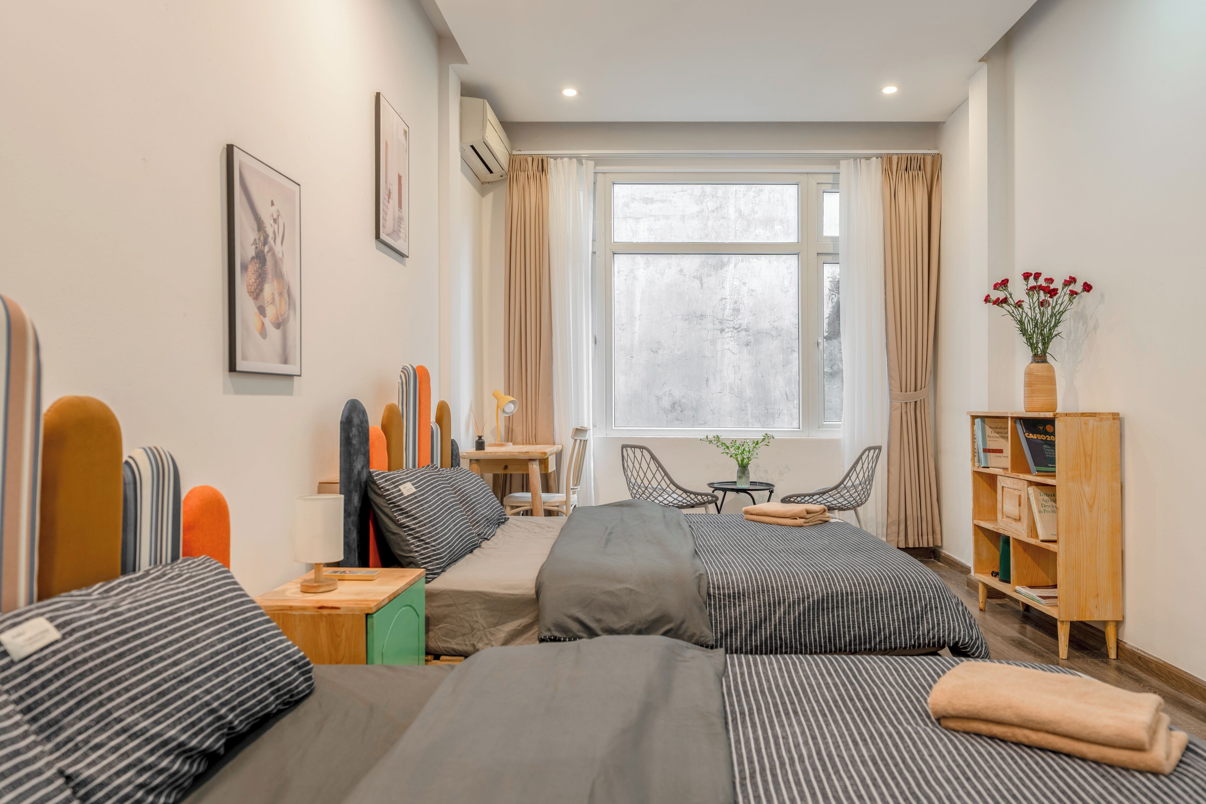4 bedrooms, iron/ironing board, internet