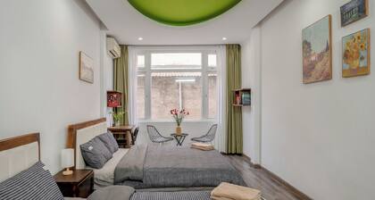 Modern Quiet 4BR/Large Balcony/City View/Food Paradise/2'to TrainST/Free Laundry