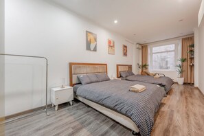 4 chambres, fer et planche à repasser, accès Internet