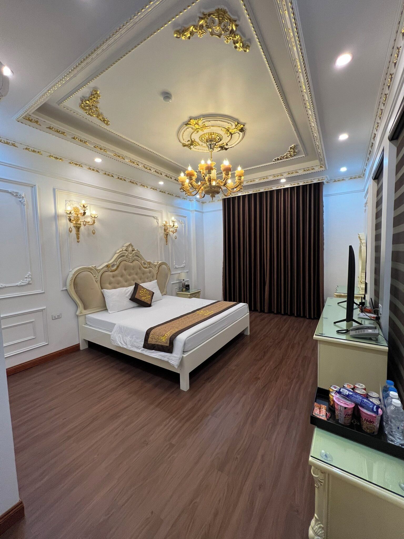 Quarto casal básico, sacada, vista para a praia | Escrivaninha, Wi-Fi de cortesia