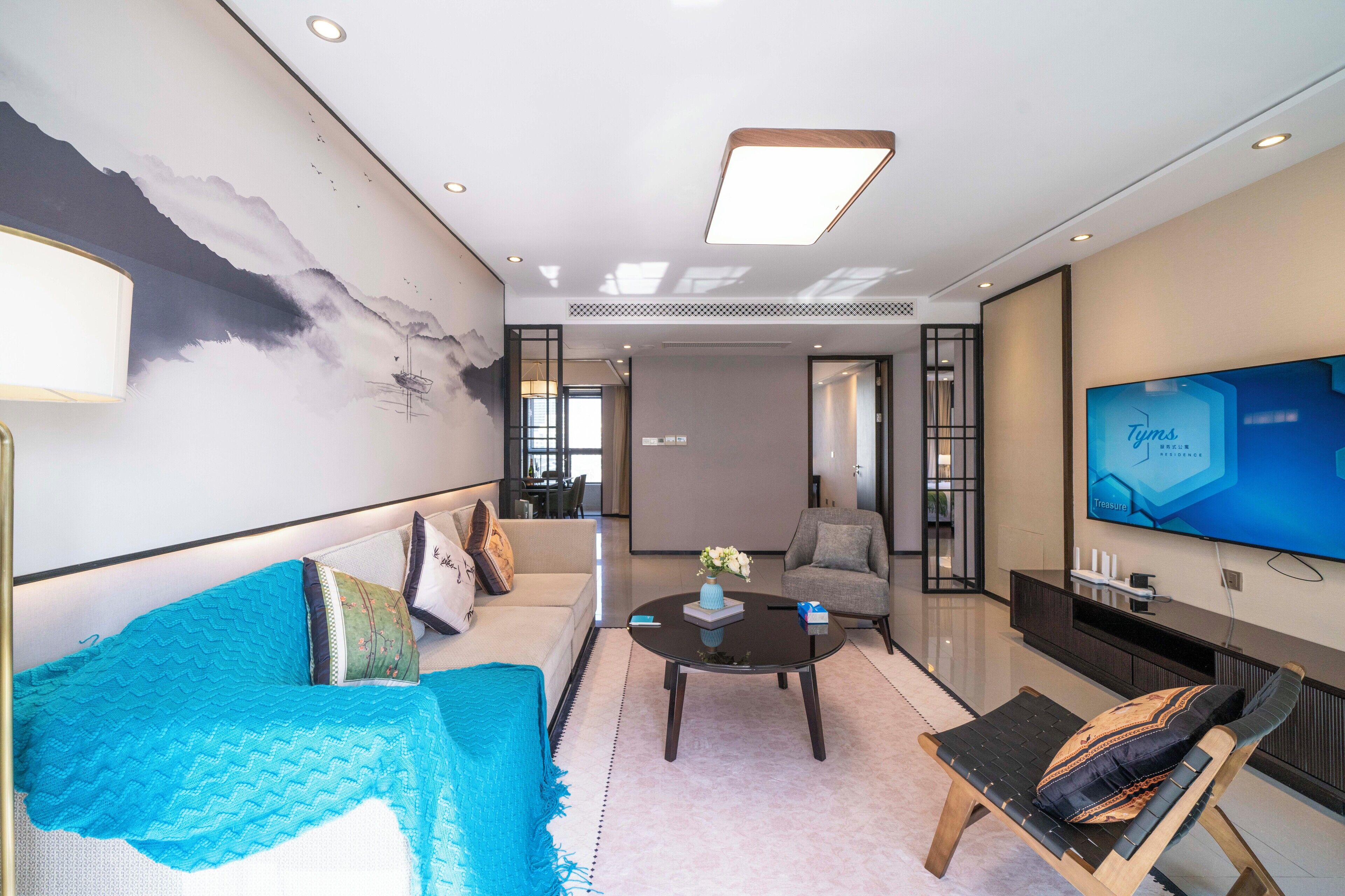 Superior Apartment, 3 Bedrooms, Balcony, City View | Living area