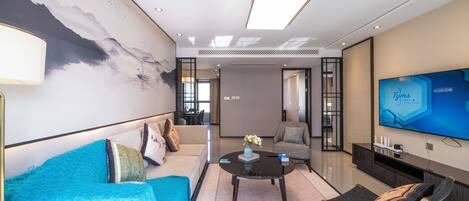 Superior Apartment, 3 Bedrooms, Balcony, City View | Living area