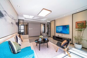 ซูพีเรียอพาร์ทเมนท์, 3 ห้องนอน, ระเบียง, วิวเมือง | บริเวณนั่งเล่น