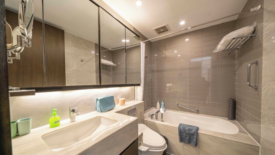 Tyms Gubei Apt 3BR 2BA near Takashimaya