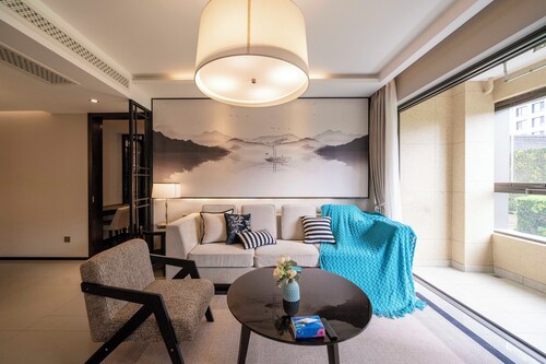 Tyms Gubei Apt 2BR Apt Near Takashimaya