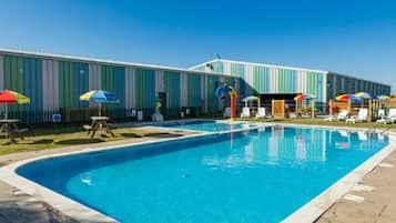 Indoor pool, outdoor pool