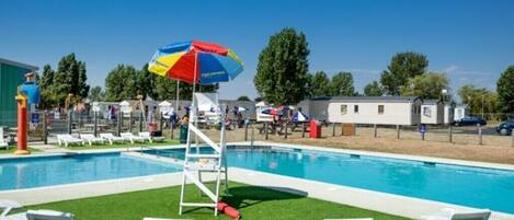 Indoor pool, outdoor pool