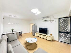 Living area - Tyms Gubei  2BR Apt near Gubei Road (Shanghai)