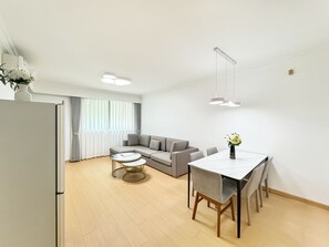 Interior - Tyms Gubei  2BR Apt near Gubei Road (Shanghai)